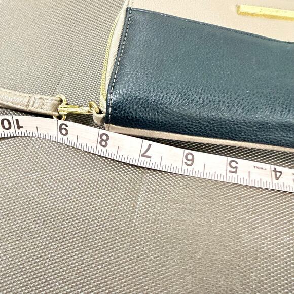 Steve Madden Zip Around Wallet Leather Black Taupe Purse - Picture 4 of 10